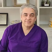 عکس دکتر کیوان فیروزفر، متخصص گوش و حلق و بینی و جراحی سر و گردن در کرج