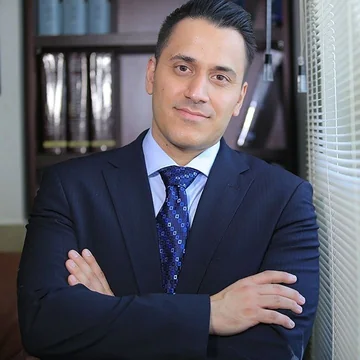 عکس دکتر روزبه تقوی، متخصص ارتوپدی در کرج